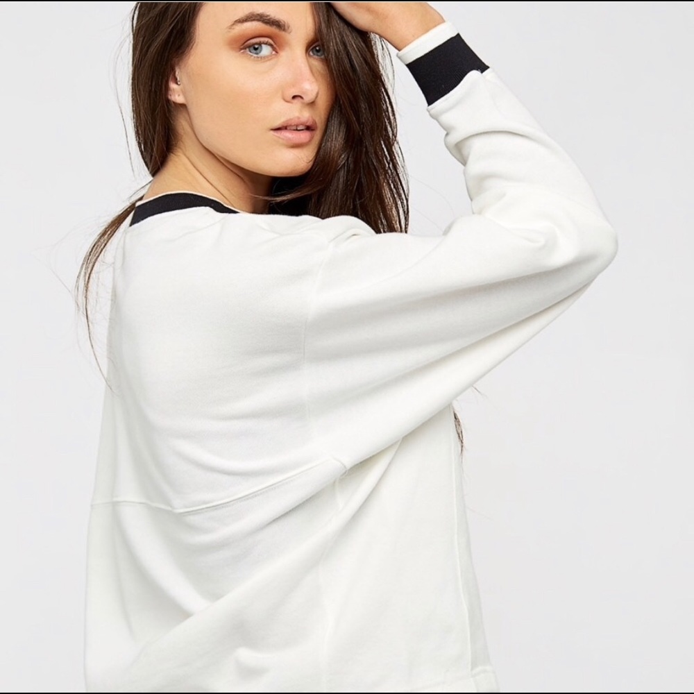 NWT Nike Women’s Sportswear Archive Crew Neck - Picture 5 of 8